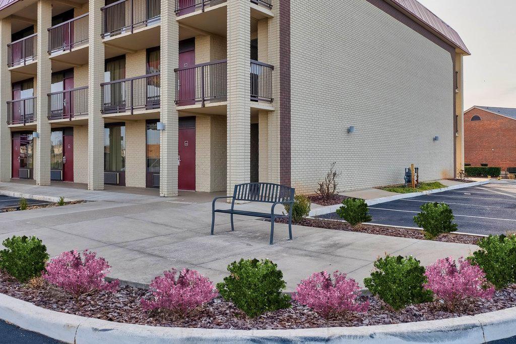 Red Roof Inn Plus+ Huntsville - Madison Exterior photo